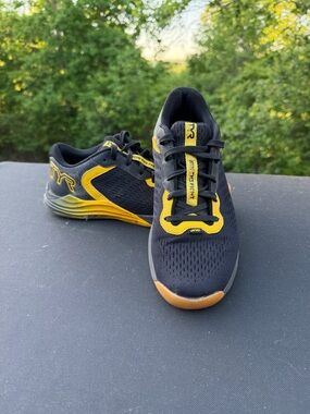 TYR Men's Rise Up Shoes in Black and Yellow